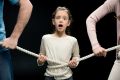 Психология созависимости: как детские травмы формируют наши отношения